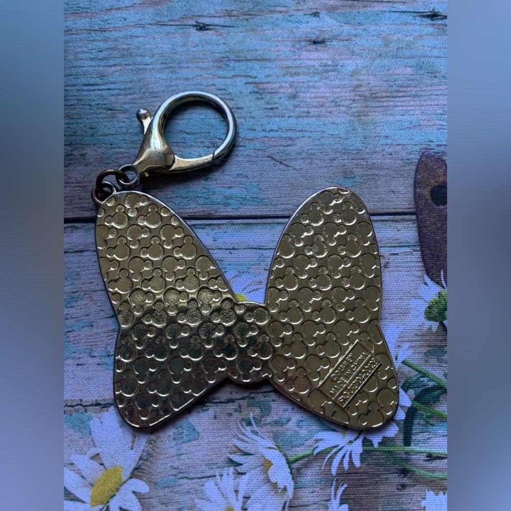 Minnie Mouse Key Chain - Picture 4 of 5